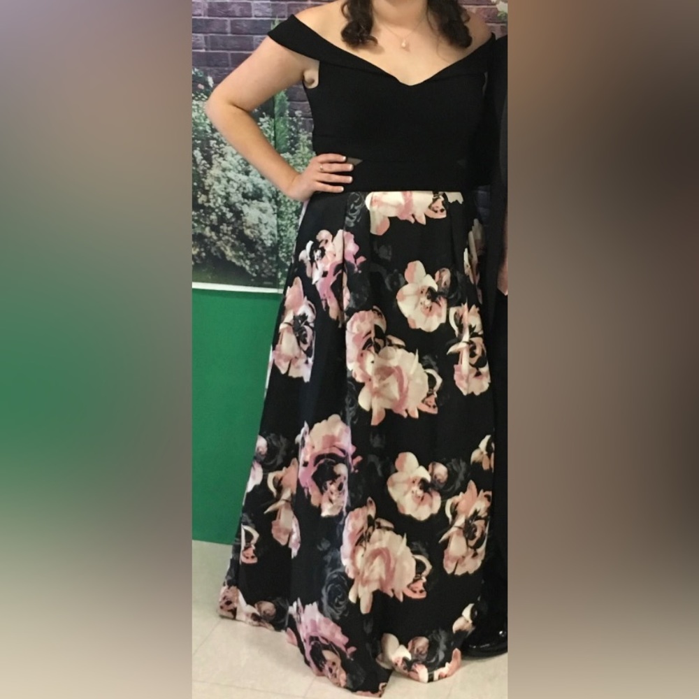 *Almost brand new* Prom Dress size 18